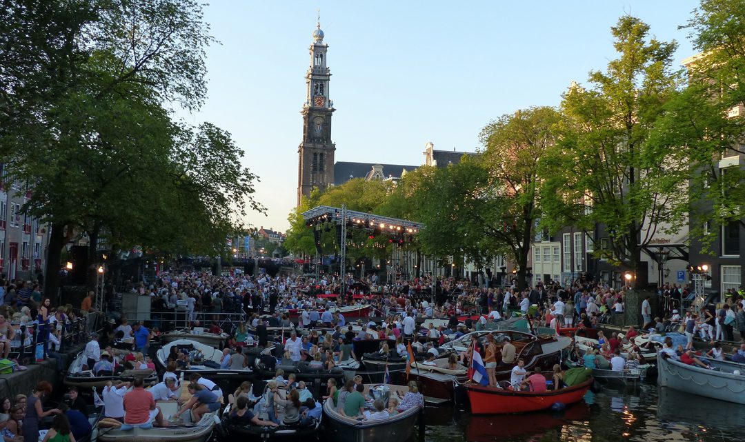 During the #Amsterdam #Grachtenfestival, you can enjoy a free concert by young top soloists of the Prinses Christina Concours and organist Jos van der Kooy at <a href="/Westerkerk1/">Westerkerk Amsterdam</a> 1.00 pm. On Thurs 15 August: Niels Jacobs: westerkerk.nl  <a href="/Amsterdamexplor/">Amsterdam Explorer</a> <a href="/AmsterdamKunst/">AмѕтεяdαмKυиѕт ❌❌❌</a>