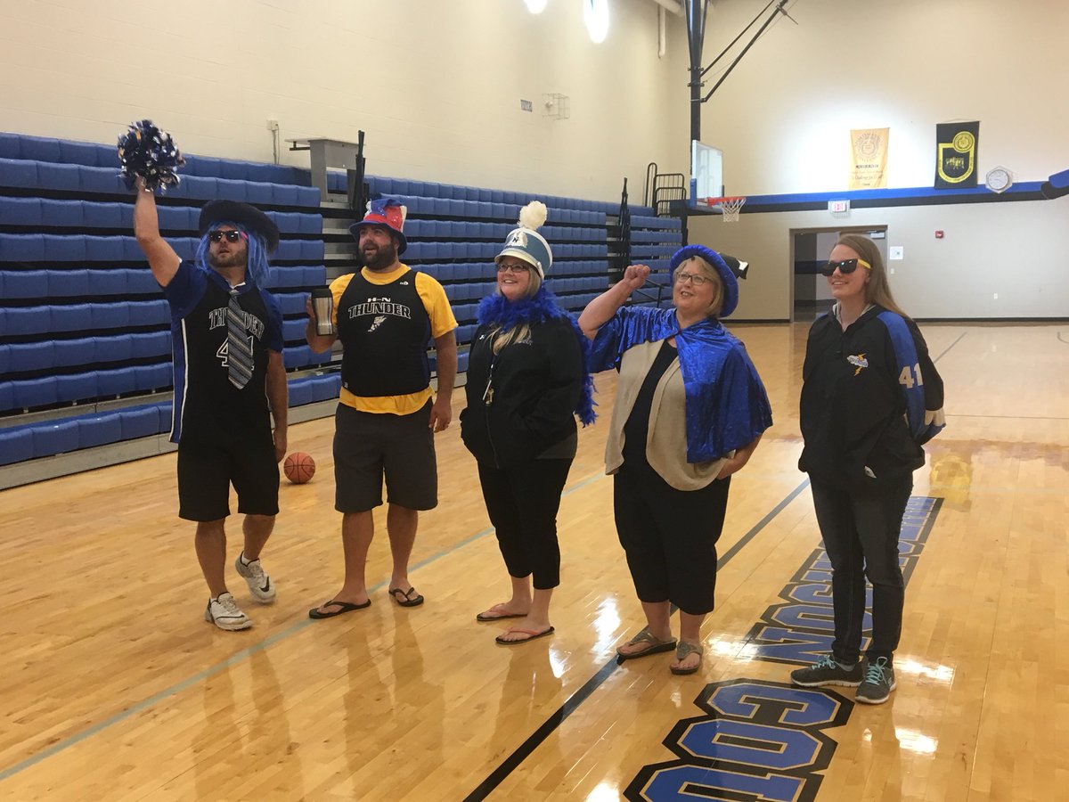 cydnee_strand's tweet photo. NPS staff is showing their back to school spirit! #npsbacktoschool https://t.co/4TE81G3NKn