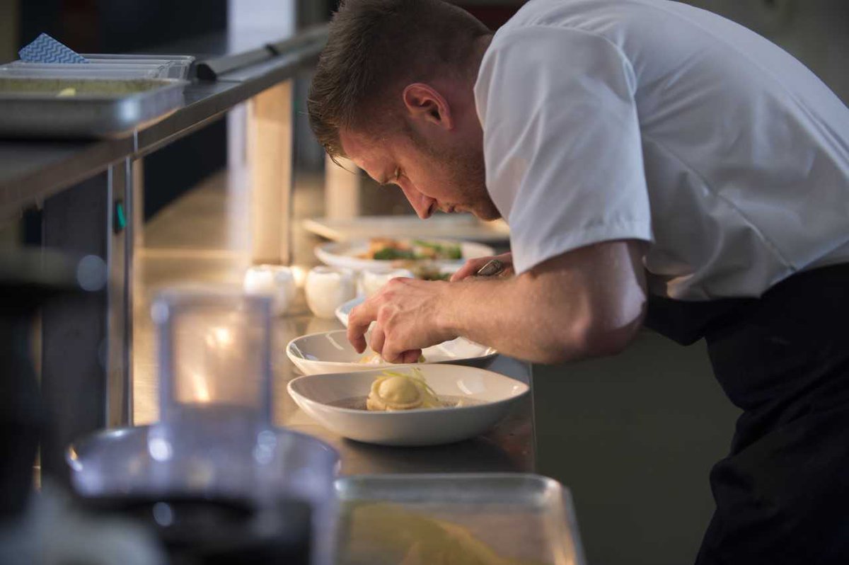 GrowPositivNews's tweet photo. The semi-finalists and finalists for the prestigious South West Chef of the Year competition have been announced!
@SWChefComp @michaelcaines
#GrowExeter #southwestchef #news
https://t.co/Ej0QjoSpbo https://t.co/WwS3q25jez