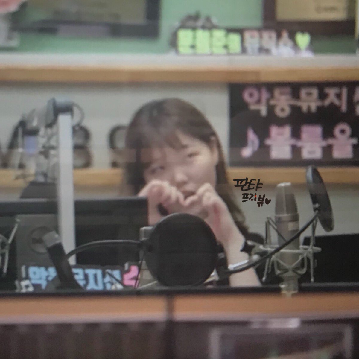 180815 볼륨을 높여요 #션디
초점 날라간지 모르고 열심히 찎엇내 ^^;;;;;
사랑둥이 션디 ❤️💜💖
#악동뮤지션 #이수현 #악뮤 #suhyun