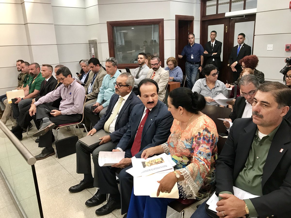 Ya dio inicio la Vista Pública de la #RS298 que busca realizar una investigación fiscal y administrativa del zoológico de #Mayagüez para el beneficio y mejoramiento de dicha entidad.  via <a href="/Luis_Daniel51/">Luis Daniel Muñiz</a>