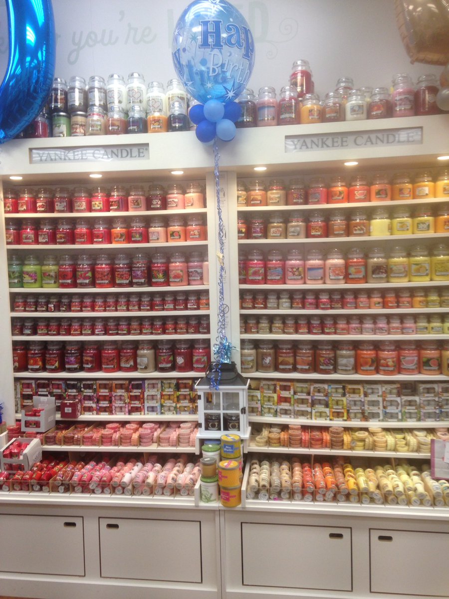 moonstonelp's tweet photo. #DisplayOfTheDay Perfect Party #DickensHeath #Birmingham fabulous party displays, gifts &amp; scented candles 🎉 #Cardgains suppliers https://t.co/EusLO3cHW6