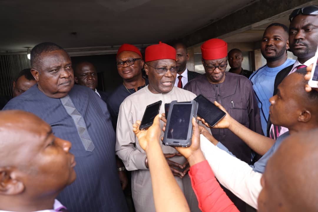 TheGuildng's tweet photo. Former Vice President, @atiku, Former Governor of Ogun State, Gbenga Daniel, during a visit to Owerri, Imo State on Wednesday.
#GuildDiscuss #SuperStarWednesday https://t.co/KAP8dK36Mf