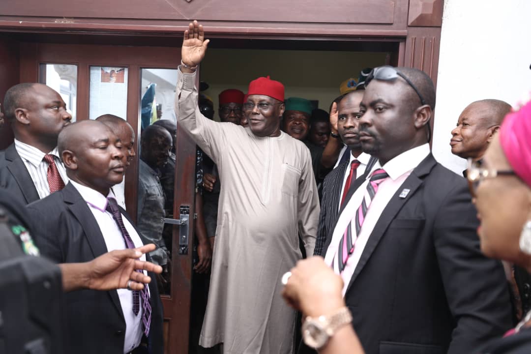 TheGuildng's tweet photo. Former Vice President, @atiku, Former Governor of Ogun State, Gbenga Daniel, during a visit to Owerri, Imo State on Wednesday.
#GuildDiscuss #SuperStarWednesday https://t.co/KAP8dK36Mf