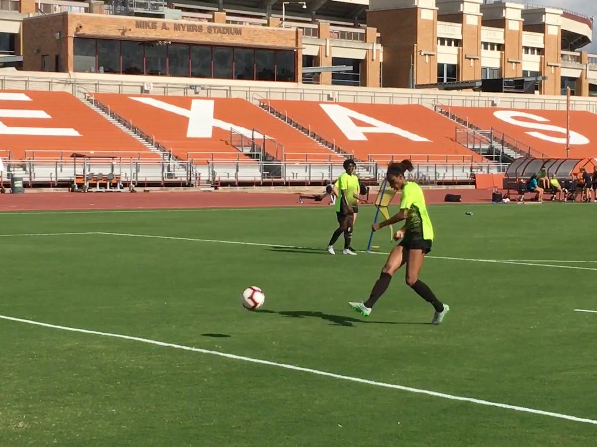 TexasSoccer's tweet image. It’s a GORGEOUS day for training in Austin! #RAMPED #TwoDaysToGo