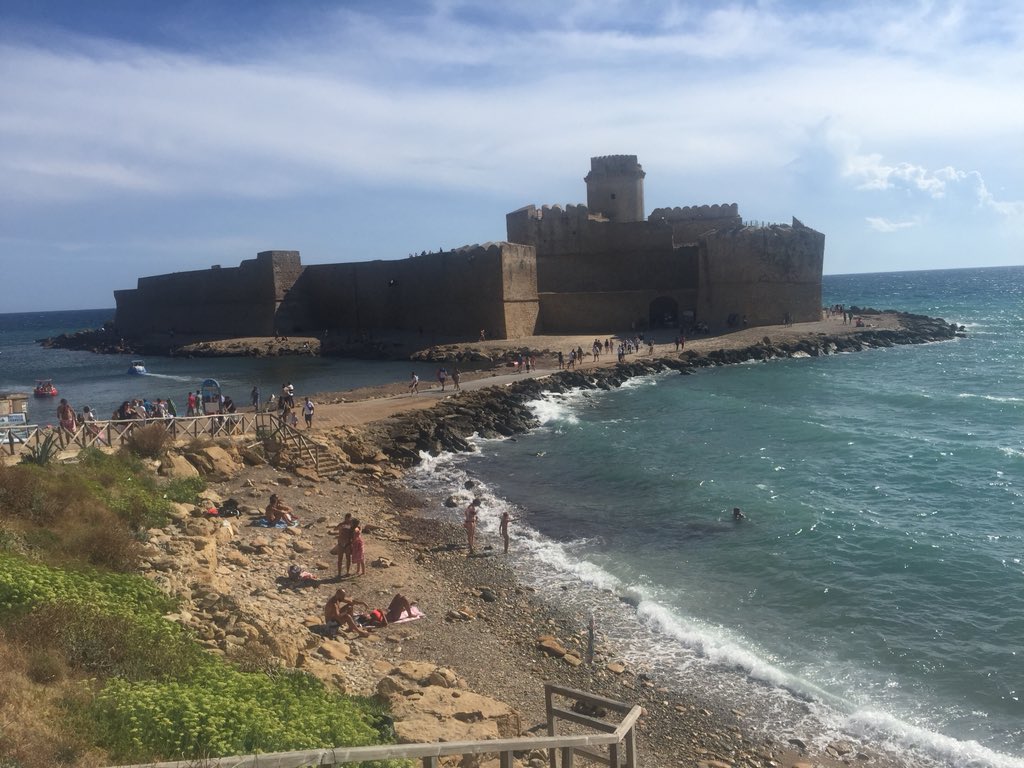 Non ci venite in #Calabria, è troppo bella #lecastella