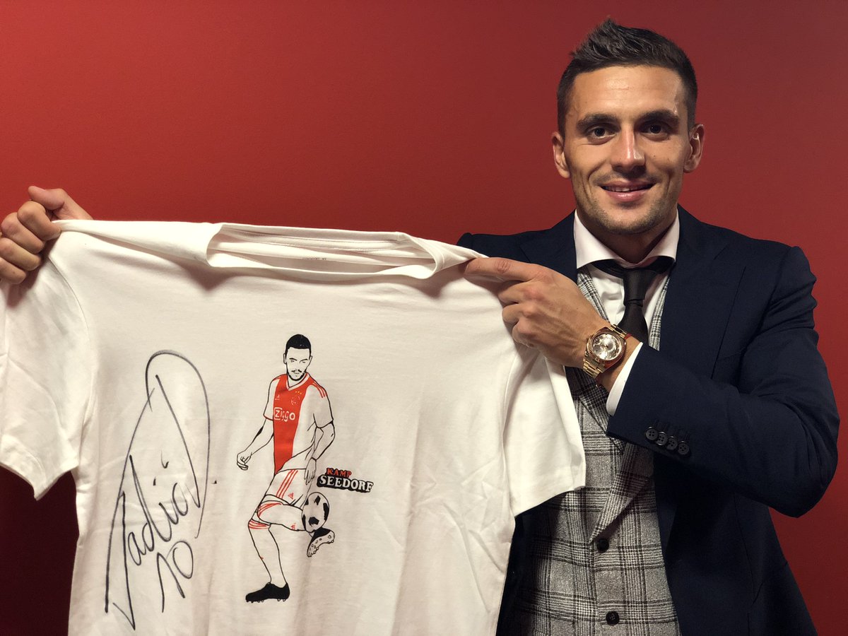 AFCAjax's tweet photo. Less than 24 hours to go... 😱
Want to win this signed shirt? 👕⤵️
https://t.co/3fxVfb4Sic 👈
#TrendingTadic https://t.co/5AGLGZ26pj