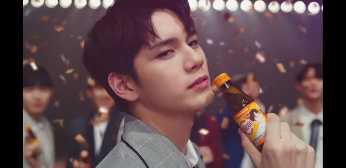 Miniongs825's tweet photo. @Y76yQxgrDe6CJME @onggoingon @kwangdongpharm #옹성우 ㅜㅜㅜ 진짜 시선끈다 https://t.co/rRMxQazdlo