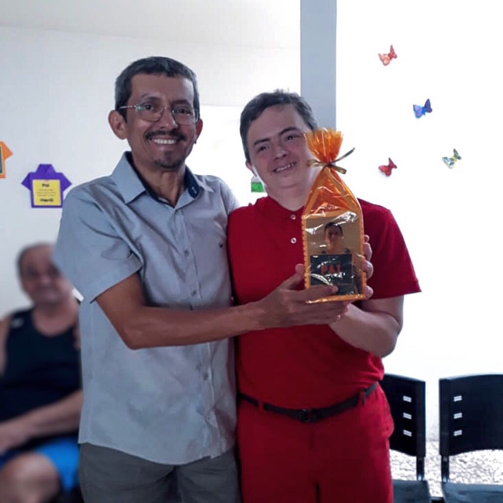 semcaspi's tweet photo. Manhã de celebração em alusão ao #DiaDosPais no Centro Dia de Referência para Pessoas com Deficiência. Porque todo dia é dia de homenagear quem amamos!
#CuidandoDaNossaGenTHE #CentroDia #SemcaspiTeresina https://t.co/FkaBIYx2aV
