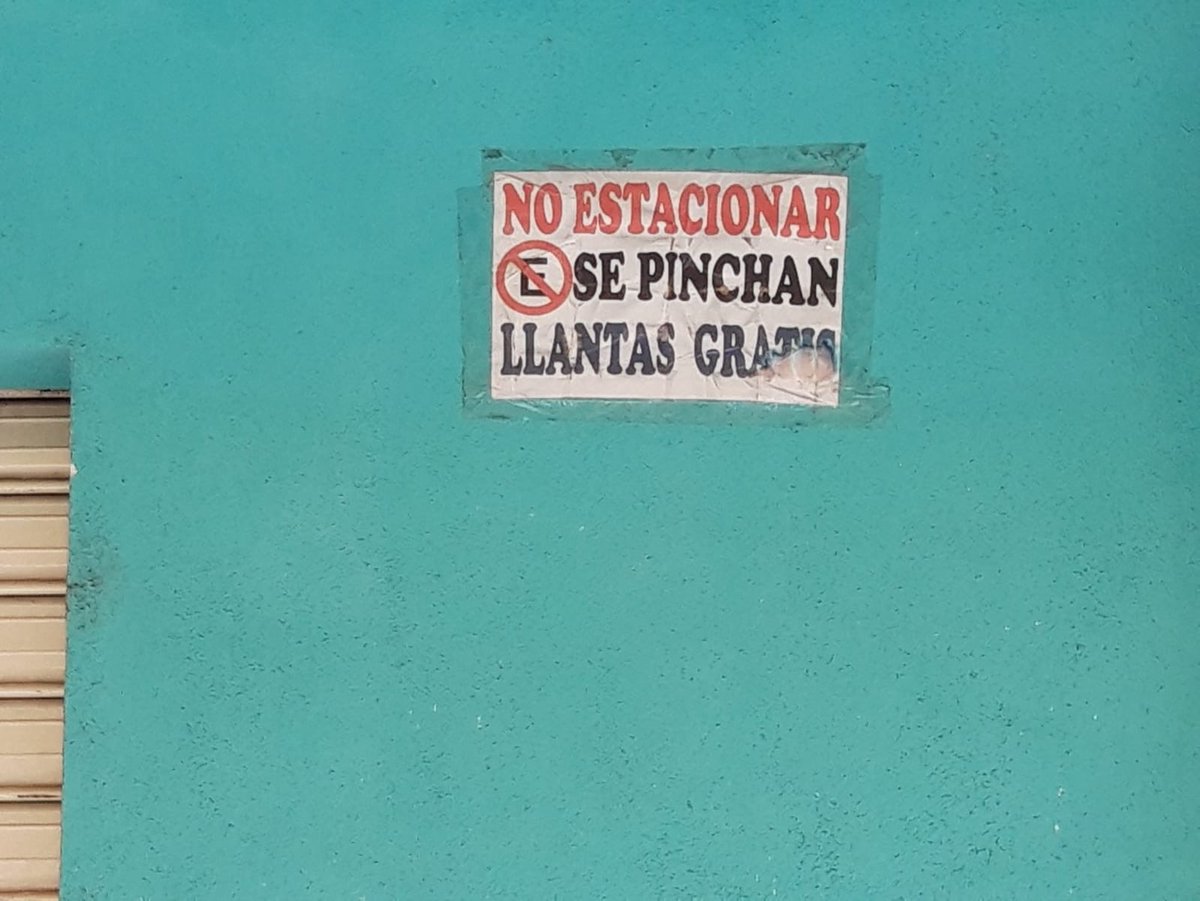 onecaagurruza's tweet photo. Sabiduría y #humorchapin desde #Guatemala ( Santiago de Atitlán ) fotos recién enviadas de un familiar allá ubicado pero oriundo de #Navarra #Pamplona #Iruña 😂😂 https://t.co/lEB2rlSKfJ