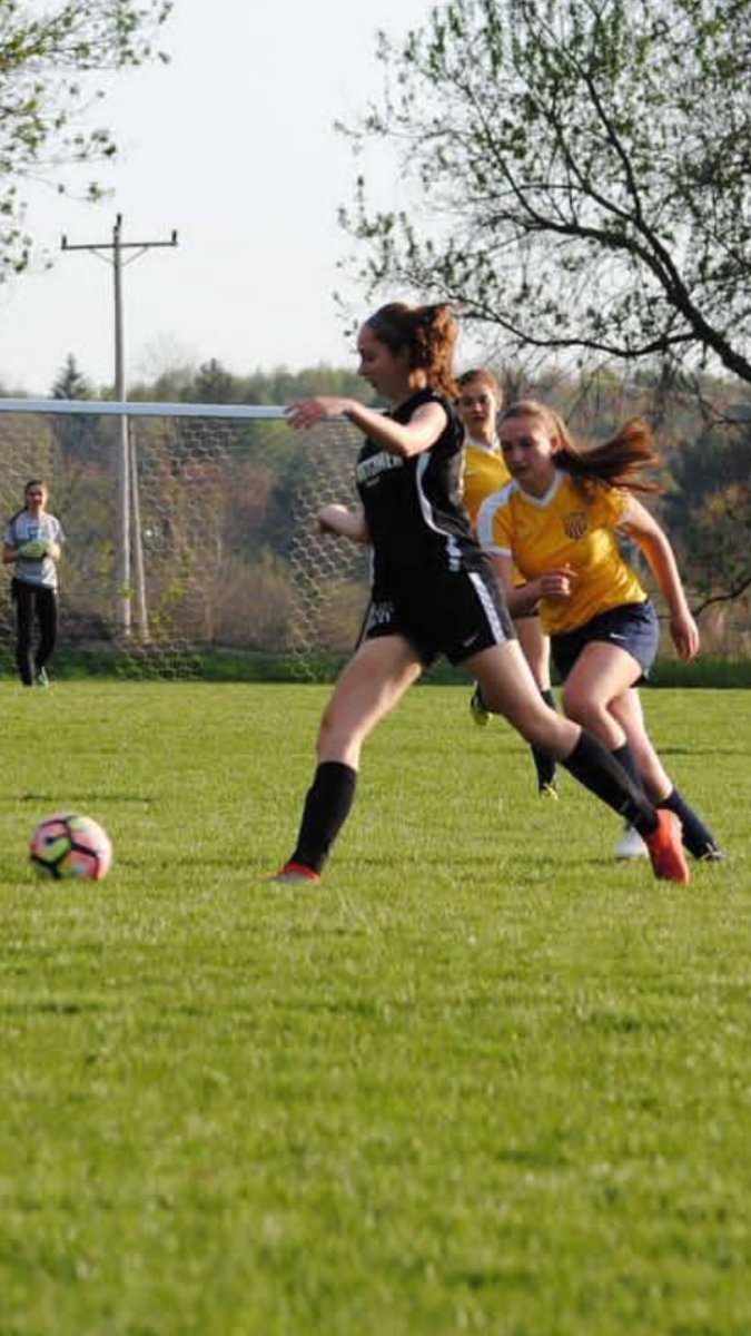 The_Nest_2020_'s tweet photo. FALCONS:
TODAY'S FEATURED ATHLETE IN OUR FALL SPORTS COUNTDOWN IS JUNIOR NINA BAMBERGER OF GIRL'S SOCCER ππͺπβ½οΈ
GET THE NEST LOUD ON AUG. 28TH AT THE HIGH (1 P.M.) TO SUPPORT NINA AND THE LADIES ππ₯β¬οΈπ LET'S GET IT AHS
#WETHEHIGH #GOFALCONS https://t.co/Ta2kDbGf7M