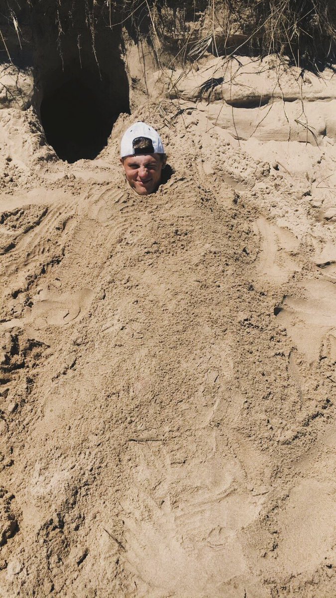 jonelexi's tweet photo. Happy birthday Cody:-)))thankful for you putting up with me and my bad jokes!! Can’t wait for Red Robin tonight😍🎉💜 https://t.co/4QGrkqt63x