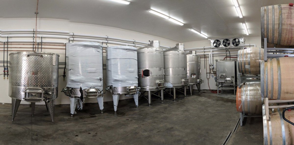 #metrorigging doing some work with our #oregonwineries great work Jon, Josh and Brian #rigging #heavyhaul #machinery #construction