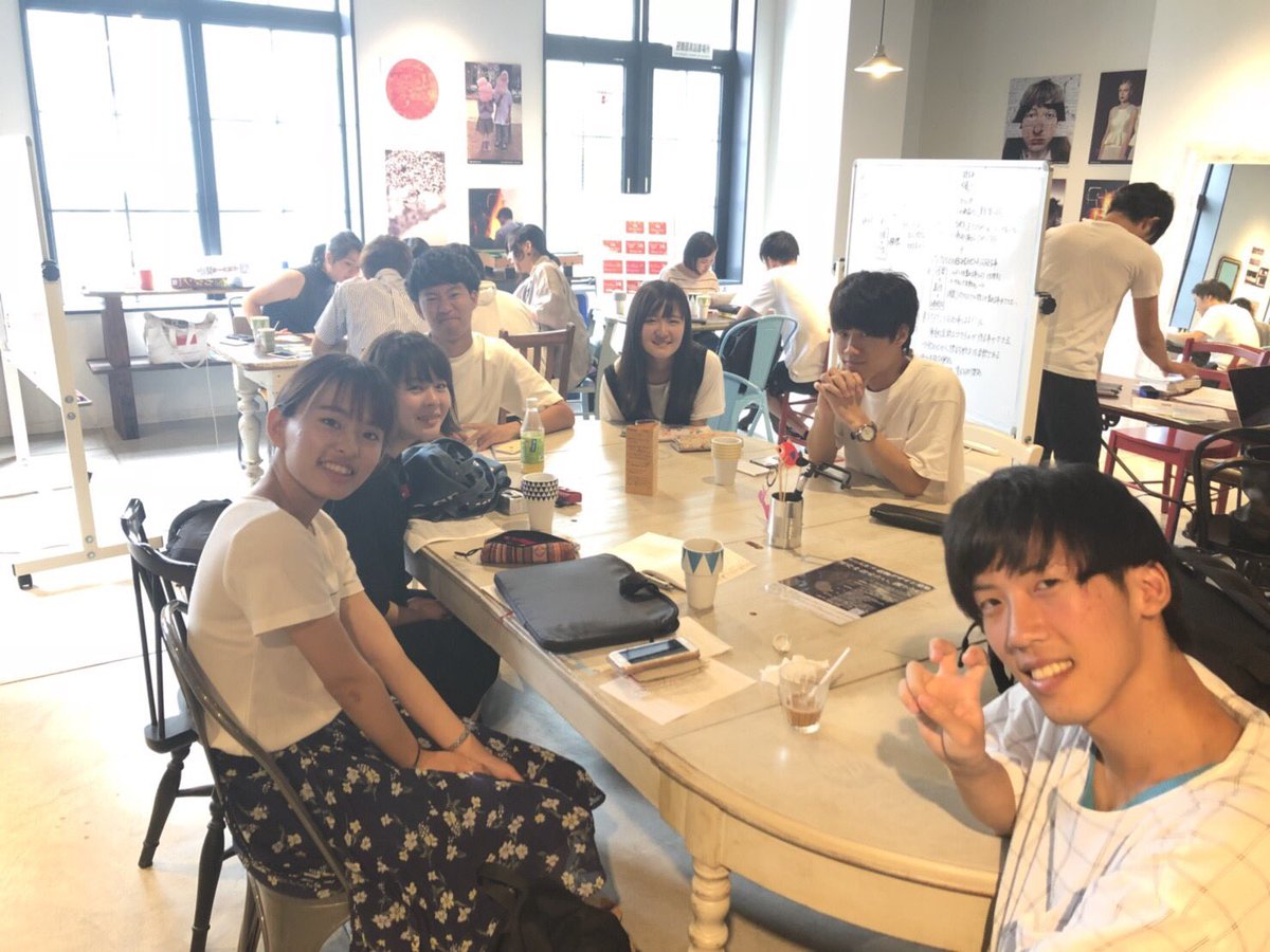 Rits2018G's tweet photo. こんばんは！
8/15は@hygger_cafe01 さんでMTを行いました🍧

内容は
・国サポとはなんぞや
・クメール語学習
・部屋割り発表                でした🙆‍♂️

おしゃれな場所でとても充実したMTになりました💮

#ApolloGV
#hygger https://t.co/ITGPfw4L7A