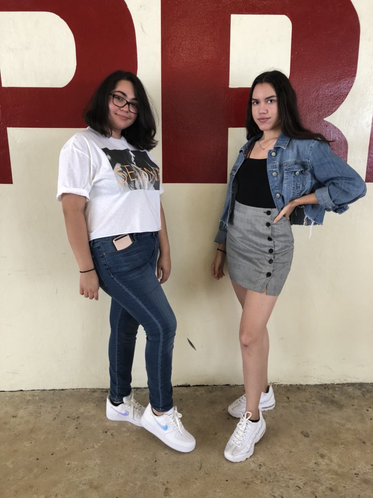 xxskyelarxx's tweet image. Finally Seniors!! #DBHSExperience