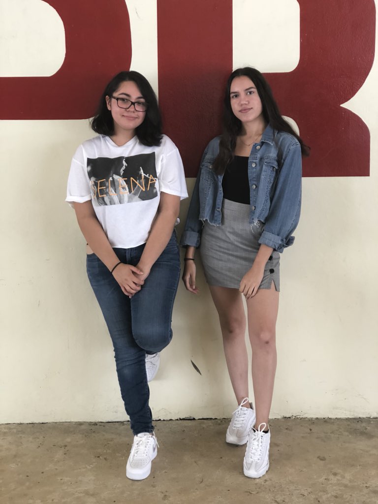 xxskyelarxx's tweet image. Finally Seniors!! #DBHSExperience