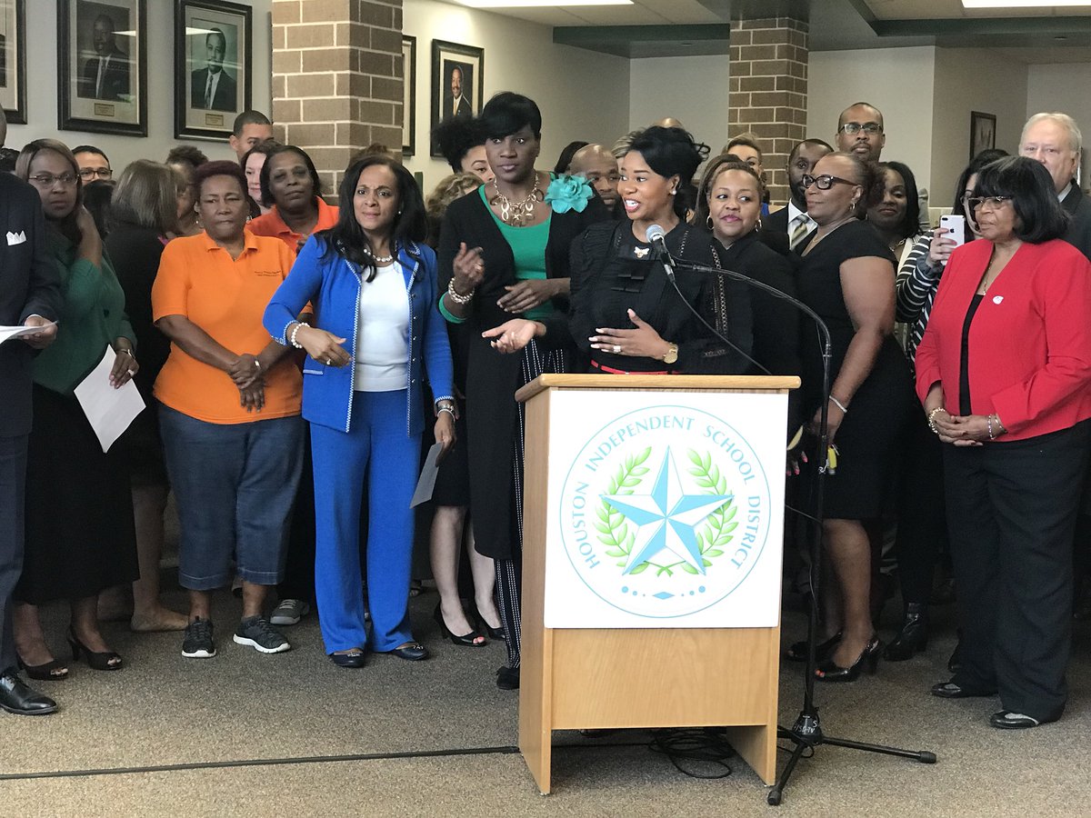 HoustonISD's tweet photo. .@WorthingColts1 Principal Khalilah Campbell-Rhone announces the great news! Worthing is officially off the “Improvement Required” list. “We knew it all along. We made it!” #HISD https://t.co/Vhi5KrM5DP