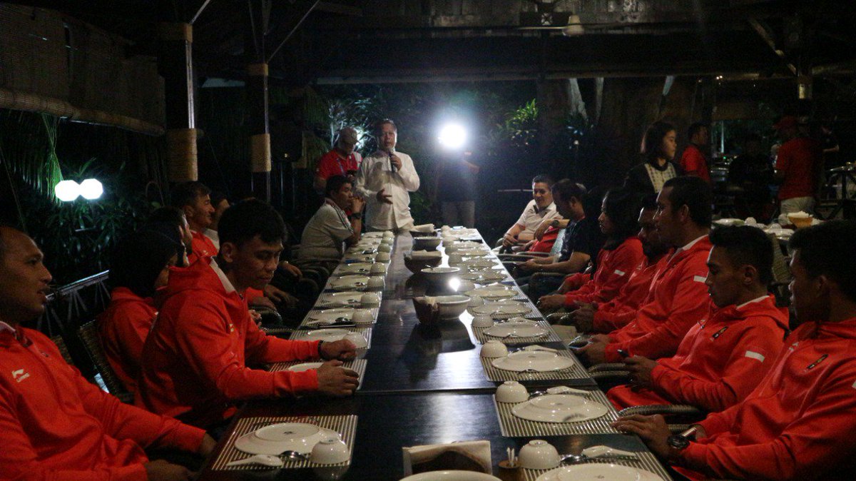 PP_PGSI's tweet photo. The Power of Silaturahmi. Membakar Semangat sebelum Asian Games 2018
PP PGSI besera 18 atlet Gulat Indonesia untuk Asian Games, beserta pelatih, dan official berkumpul bersama sambil menyantap makan malam. @KEMENPORA_RI @asiangames2018 @imam_nahrawi https://t.co/EcHMvAq8y4