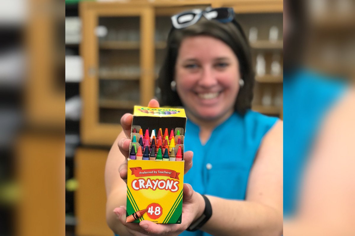 Blueyesalim's tweet image. First Day of School photo... it may be my first day as a full-time doc student, but a brand new pack of crayons still excites me! #SchoolSupplies #DocStudent #NewBeginnings
