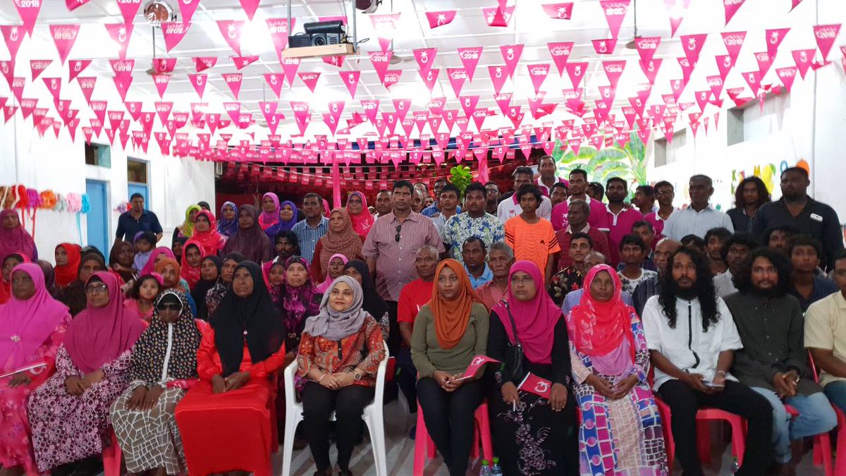 khallaPPM's tweet photo. EmmeGaathun l B.Thulhadhoo

Rayyithunge haalu bellevumah Madam Fathun kuravvaa Dhathurufulhugai Thulhadhoo rayyithunnaa badhdhalukurevvun!

#LoaybaaEkuRY
#ProgressShared
#YS2018 🇲🇻 
#RY2108 https://t.co/EFuC9p0RQk