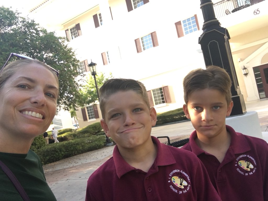 Silly faces before school! #startingthemyoung #CityHallSelfie @FLCities @ELGL50  @CityofCocoa