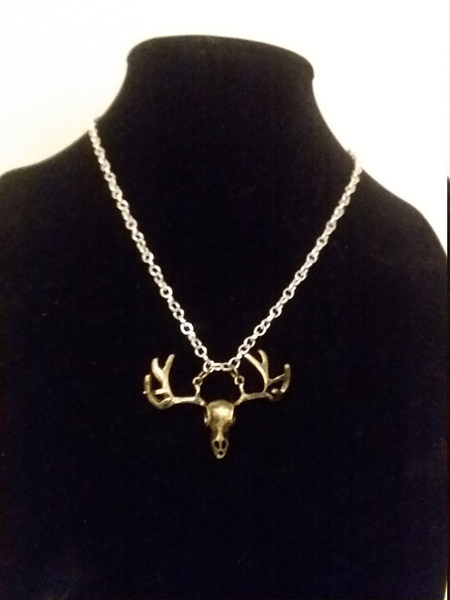 CreepyFey's tweet photo. Gothc Deer Skull Pendent. Perfect for the Dark Faery in your life. https://t.co/3lBfb5zDDS