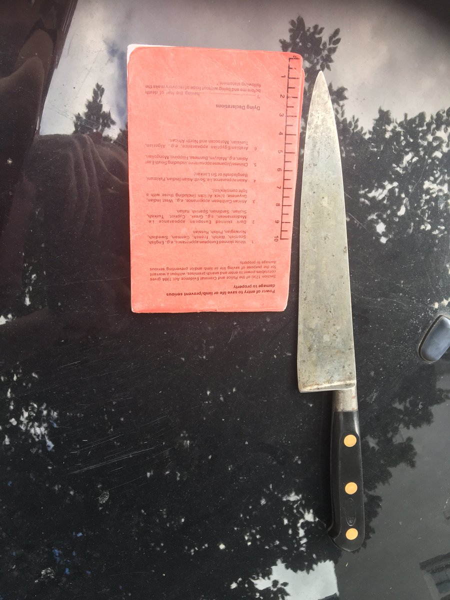 MPSSouthwark's tweet photo. #MD_RobberySquad chased and detained a Male in possession of this knife in #SE15 earlier. Another good use of #StopAndSearch as a life has probably been saved. #droptheknife https://t.co/s2llFjRJvV