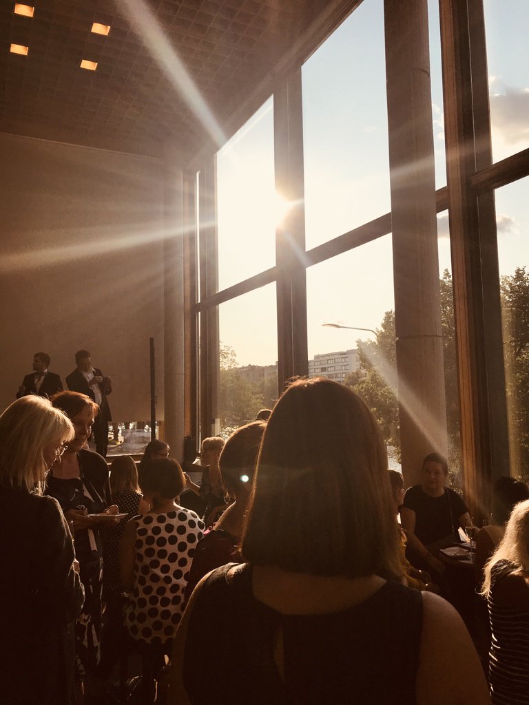 pedaforum2018's tweet photo. #Pedaforum2018-iltatilaisuuksien eka askel:  Kaupungin vastaanotto Turun kaupunginteatterissa. Tilattiin sopivasti aurinkoinen sää täksi tärkeäksi illaksi. Tervetuloa Turkuun! https://t.co/vrb5MEwxz5