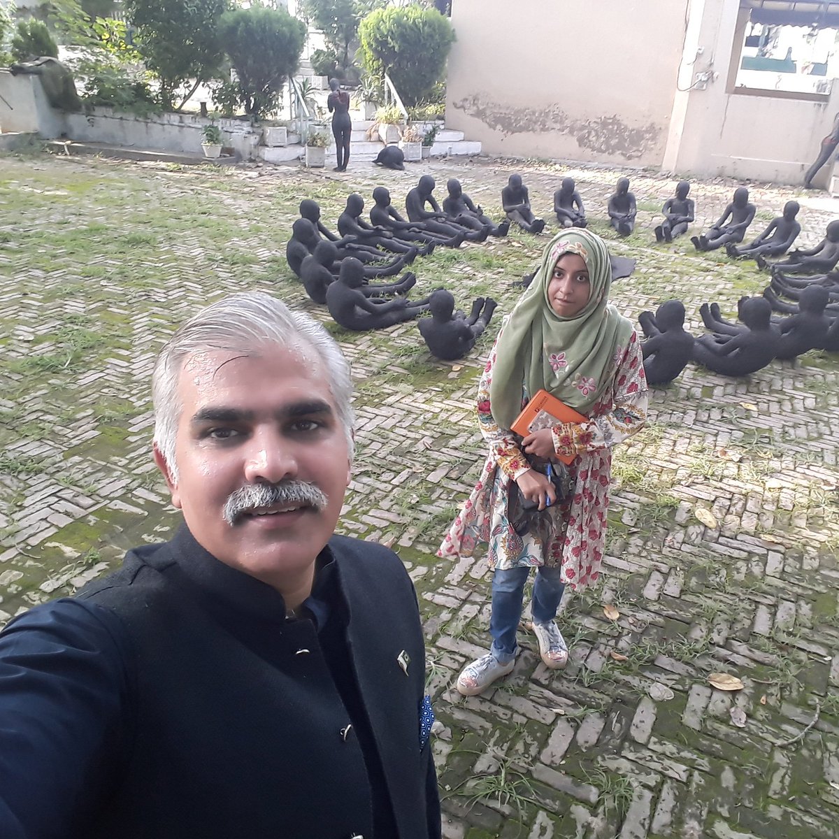 yaqoobm's tweet photo. Fine art thesis display by Izza Ashfaq at university of gujrat https://t.co/zk44w6bnJ5