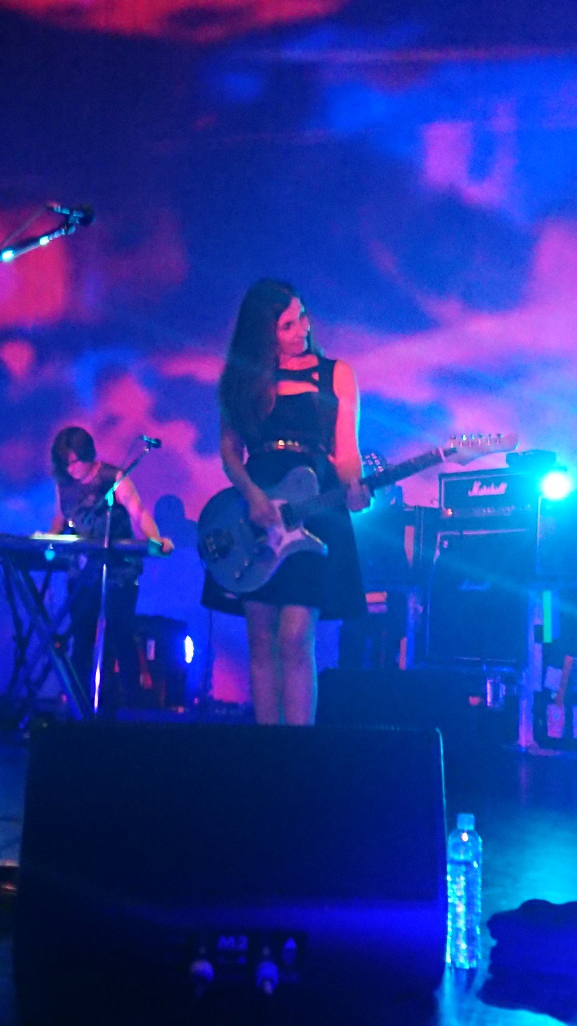 混沌こそ未来 My Bloody Valentine 豊洲pit マイブラ単独公演のセトリ 大反響に応え ステージ写真を少し載せます 最後に ビリンダ ブッチャー 凛とした立ち姿 淡い歌声 そして 轟音の渦 至近距離で生演奏を堪能出来て幸せ 至福の 混沌こそ未来 My Bloody Valentine 豊洲pit マイブラ単独公演のセトリ 大反響に応え ステージ写真を少し載せます 最後に ビリンダ ブッチャー 凛とした立ち姿 淡い歌声 そして 轟音の渦 至近距離で生演奏を堪能出来て幸せ 至福の