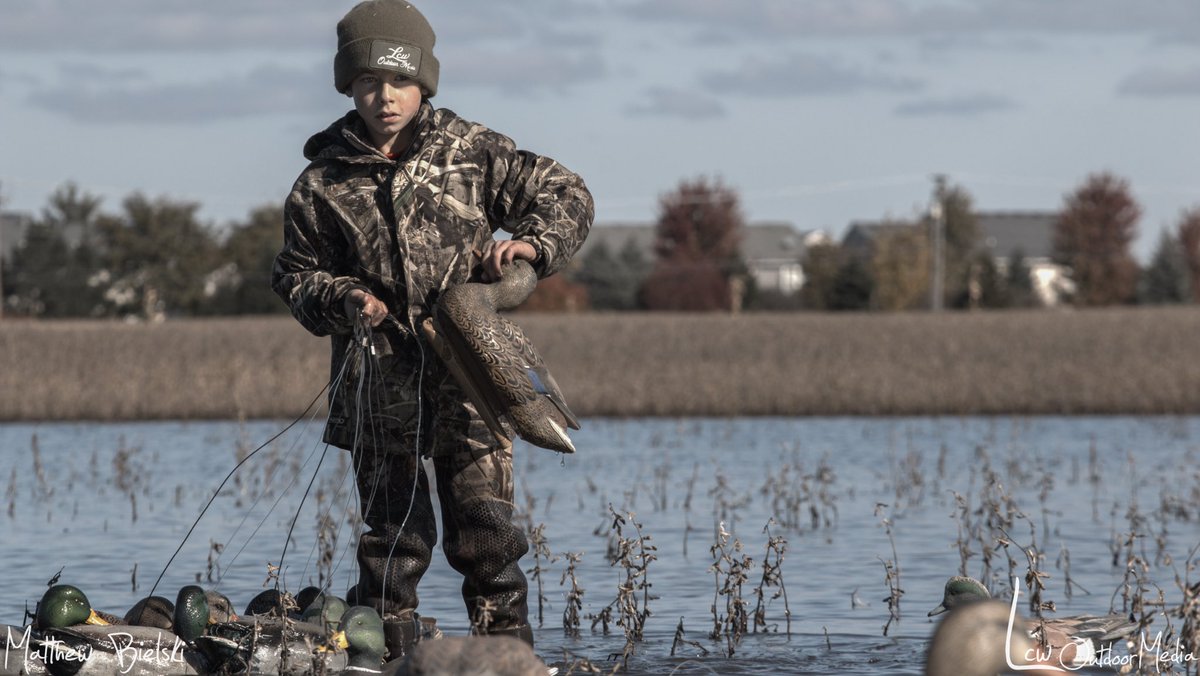 LCWaterfowl's tweet photo. He may not be able to shoot yet but his love and work ethic towards waterfowl hunting is second to none !!
.
.
#lcwoutdoormedia #lastcallwaterfowl #makeeveryframecount https://t.co/ysDBIUB8hq