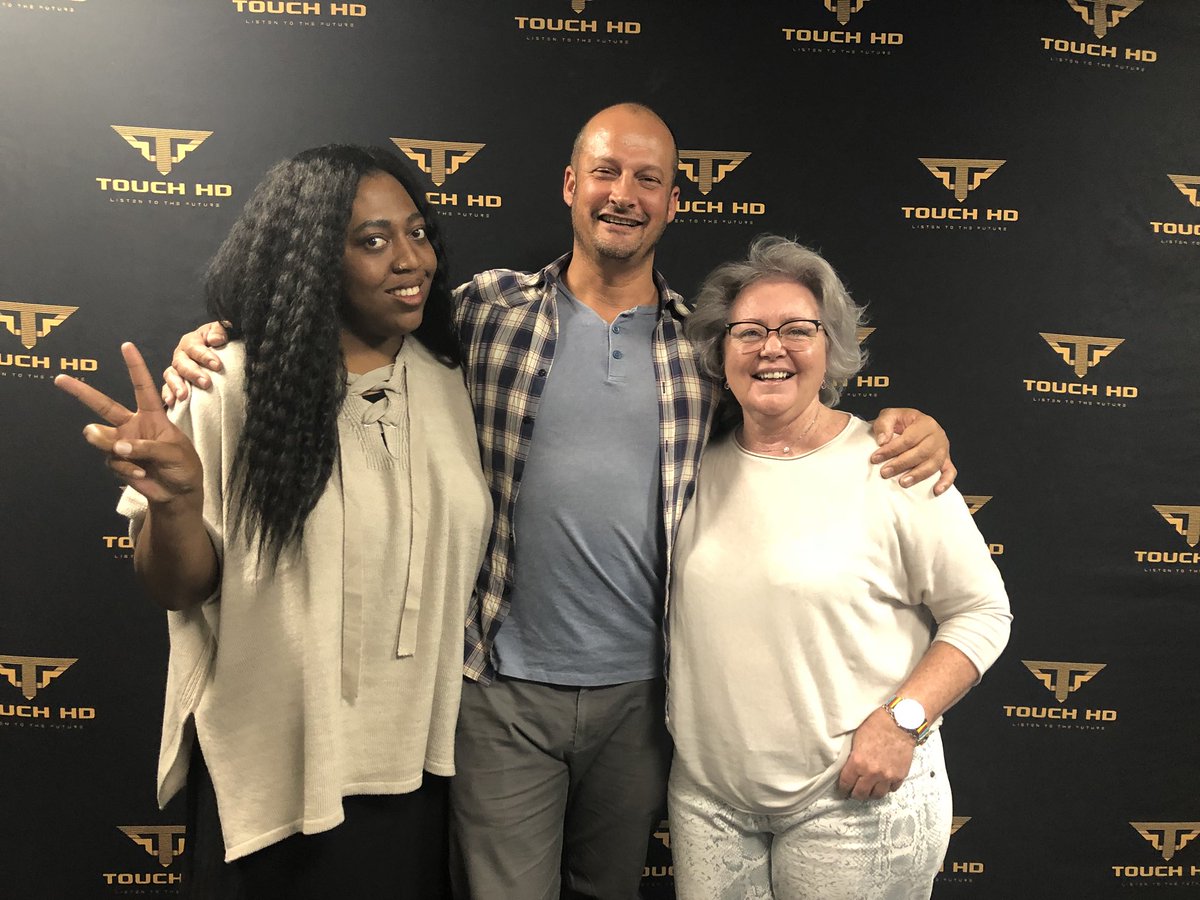 DvFwines's tweet image. Talking @PasereneWine with Martin Smith @CarrieNGF from @normangoodfello @TouchHDOnline  #TuneIn #winewednesday precise, focused and beautifully linear with exquisite labels too! Make these your #weekendwines