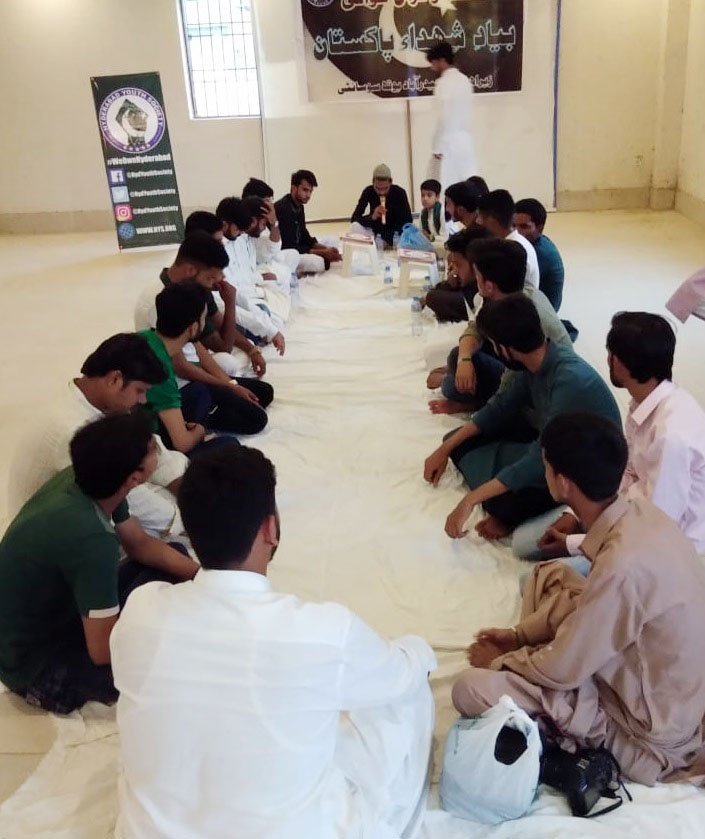 HydYouthSociety's tweet photo. Hyderabad Youth Society Organized Quran Khawani O Fatiha Khawani For "14th August 1947 Martyrs" at Quaid Park Auto Bhan Road Latifabad Unit Number 7. #Hyderabad #HYS #14thAugust2018 #Pakistan #PakistanIndependenceDay https://t.co/7oCwMHo4yj
