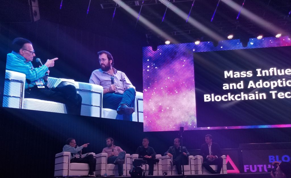 shyftnetwork's tweet photo. Larry King is at Blockchain Futurist Conference in Toronto moderating a panel on mass influence and adoption of blockchain technology.

Larry's view on blockchain? "I have a feeling it's all going to be very big."

We couldn't agree more.

#Futurist18 https://t.co/hSxBhaMsU0