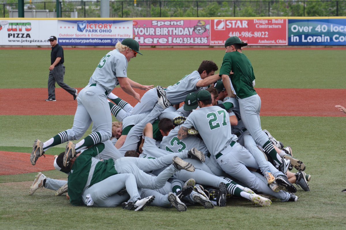 19pmaddox's tweet photo. I am excited to announce I have committed to Ohio University to further my education and baseball career. Thank you to my family, coaches, teammates and friends who have helped me in this process. #BobcatNation #BleedGreen
@Ohio_Baseball @PBRIndiana @PerfectGameUSA https://t.co/CHbctgk2Yr
