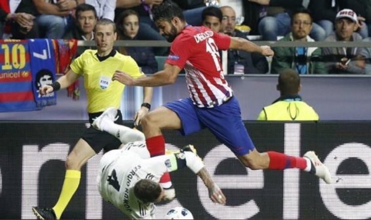 muostafa_Bikers's tweet image. كلمة حسبي الله ونعم الوكيل تعني أن المسلم قد ترك الموضوع جانباً، وفوض أمره لله، ومن يفوض الله في أمر فعليه أن يتأكد أن الله لن يترك أمره حتى يرده إليه بالخير والإحسان، اللهم لا شماتة @MoSalah @SergioRamos 

#ريال_مدريد_اتلتيكو_مدريد