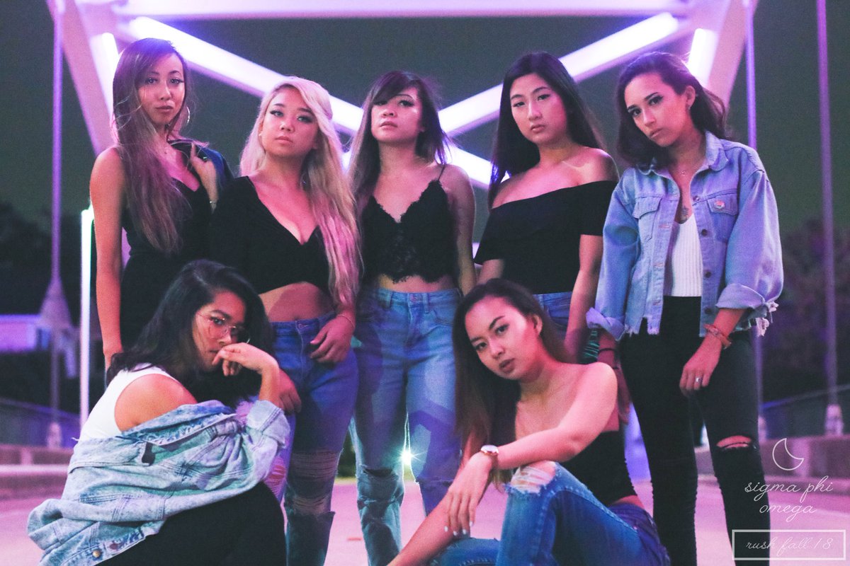 UHSigmas's tweet photo. Sneak peek of what is to come. Stay tuned for more photos of our rockin’ Fall 2018 sisters!! You know we’re starting this semester off right if we look this good.
#sigmaphiomega
#rushsigmas
#uhsigmas
#uh22
#lightscamerapose
#welookgood
#rockingthatdenim https://t.co/rvYLedpX57