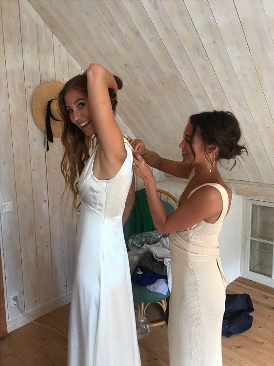 alicia vikander on X: Alicia Vikander was at one of her best friends'  wedding on August 11, 2018  / X