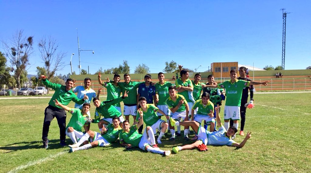 CSDOvalle's tweet photo. #TerceraDivisiónB | En el Arturo Echazarreta de Casablanca lo ganó el Club Social Deportivo Ovalle con goles de Diaz, Escobar y Jeria
#UCAS 1 - 3 #CSDO https://t.co/Dlr87jdc7R