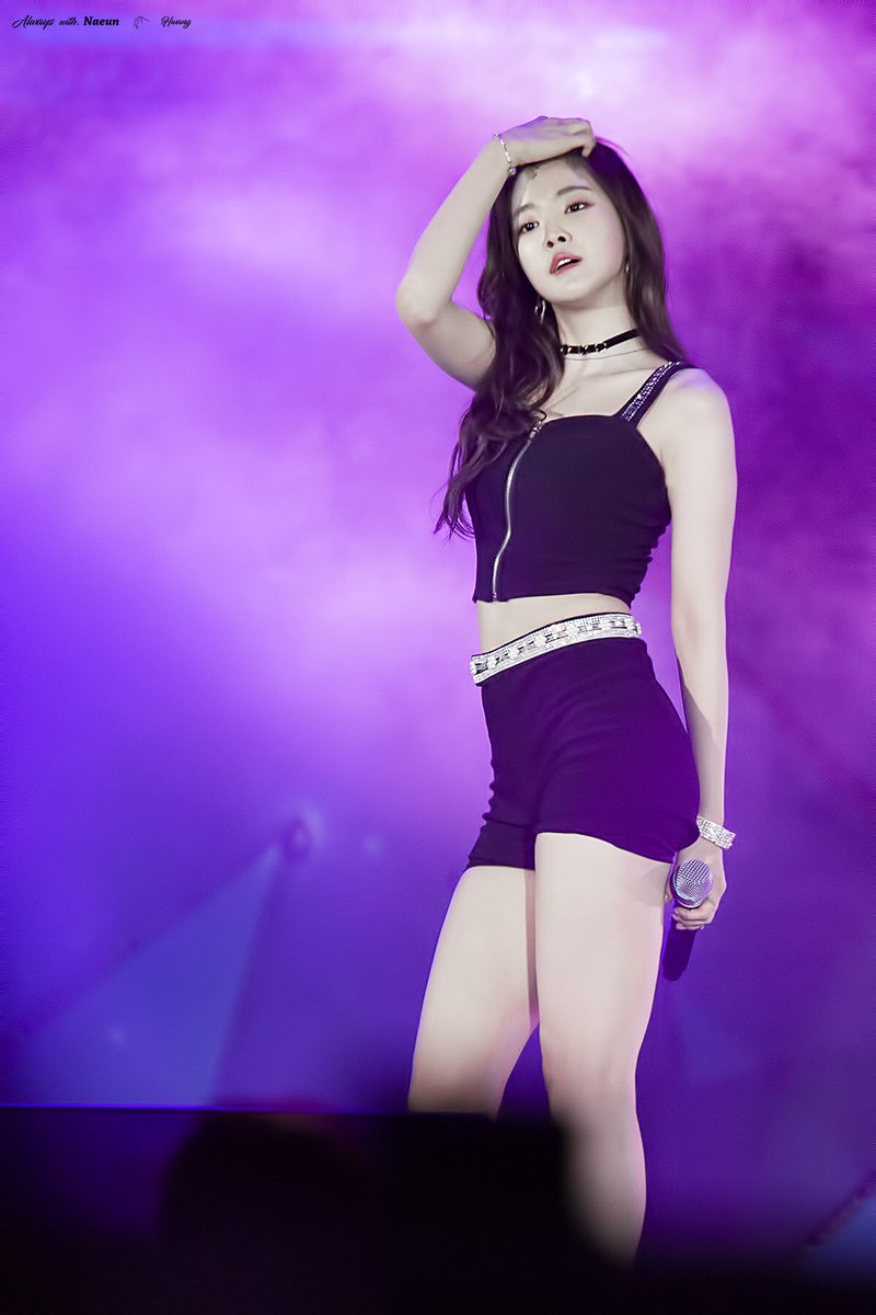 H940210's tweet photo. 17.09.15 롯데패밀리콘서트 (+25pic) ✌️
(@apinksne) #Apink #에이핑크 #나은 #손나은 #naeun
https://t.co/NYg0Zixh30

세상 치명적인 아이🤭
섹시를 못한다지만 세상 그 누구보다 섹시해😊

이쁜꿈 꾸고 잘자요 우리낭🌙 https://t.co/xpGWk0XwIG