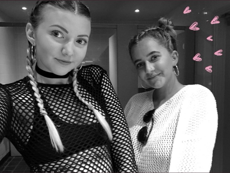 Lottiebray's tweet photo. HAPPY BIRTHDAY LF😁 hope you’re having a fab day, wish I could be there☹️ love and miss u❤️ @leigh_finch https://t.co/RwvxIJROZk