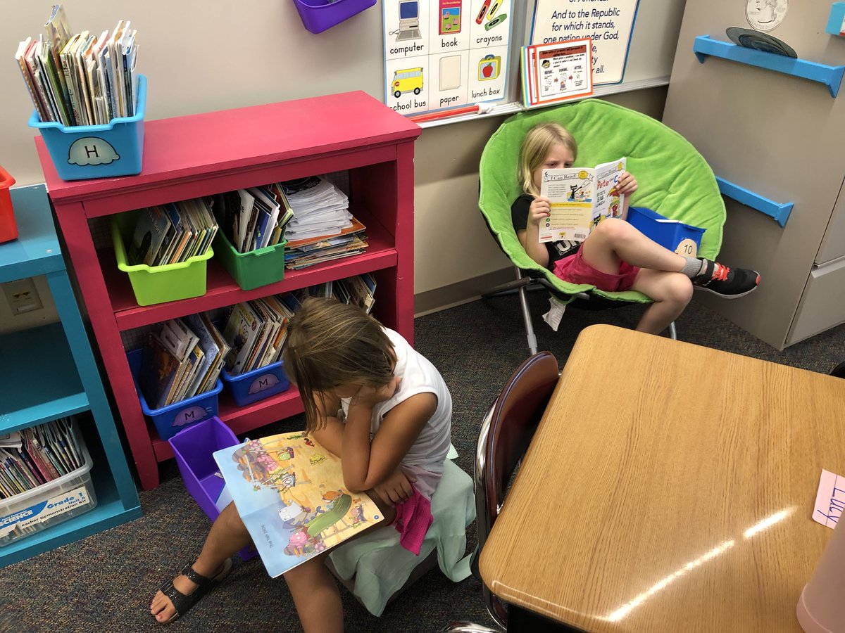 AngEberhart's tweet photo. Ss are learning about stamina and silent reading...we made it to 8 minutes on our first try! https://t.co/beZ0wiuUOO