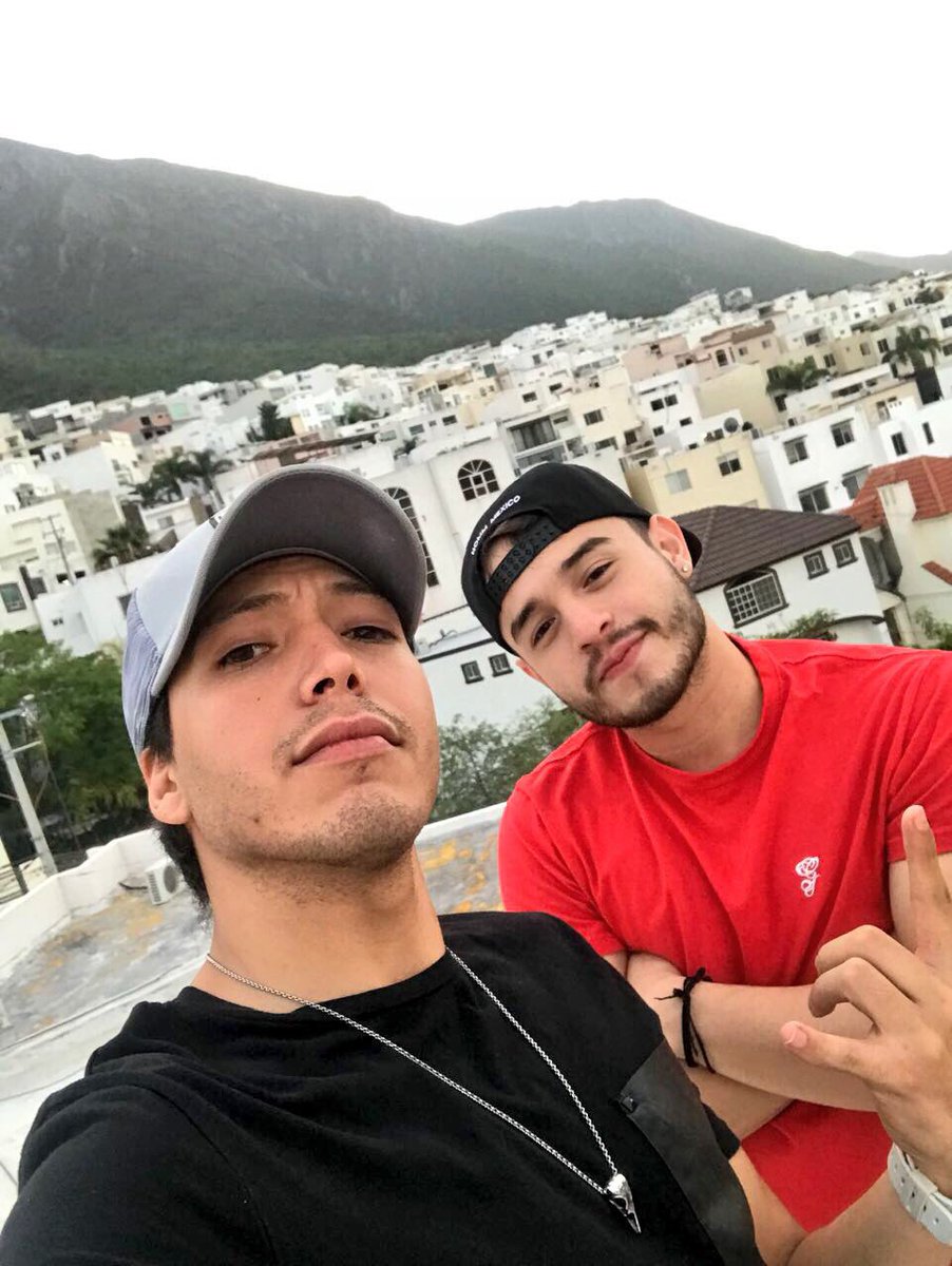 HmGerardo's tweet photo. Feliz cumple hermano, sabes que te quiero un chingo y cuentas conmigo para todo, sabes que eres un chingon, Dtb siempre y éxito en todo 👏🏻🤟🏼 @_snuppy08 https://t.co/jbaKQGXLuU
