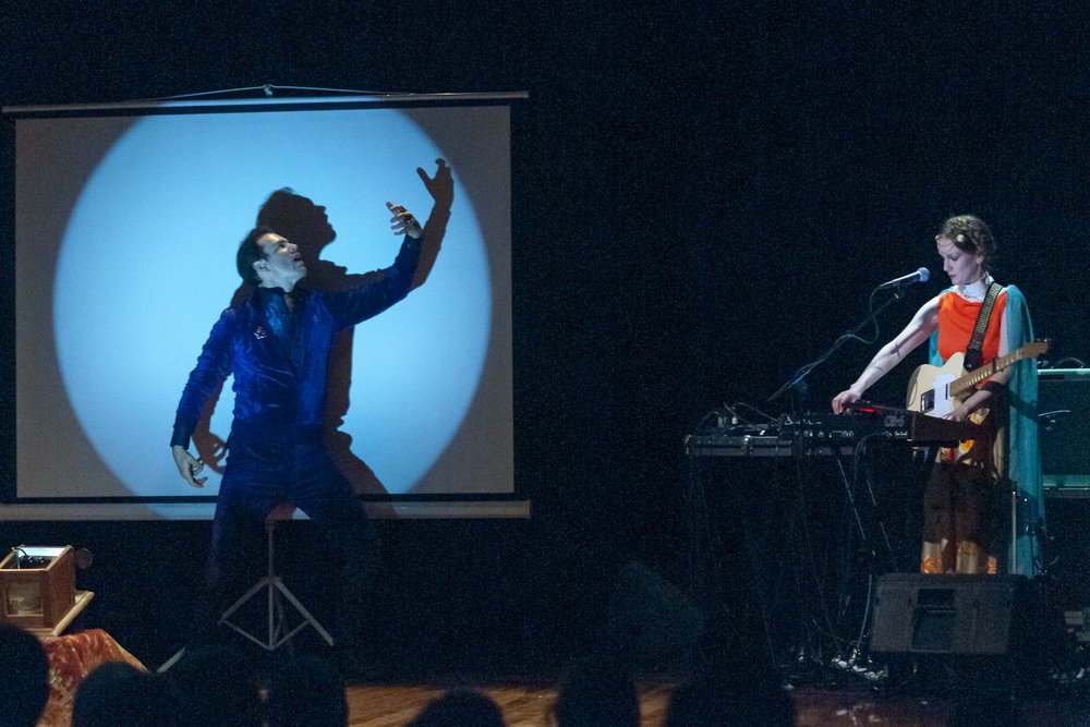 Summerhallery's tweet image. 'Erewhon' is a "sublime critique of colonialism" ⭐️⭐️⭐️⭐️ according to @thelistmagazine. bit.ly/2OEwhKS

⭐️⭐️⭐️⭐️⭐️ - according to @EdFestMag. bit.ly/2MP3UZL

Tickets here: 👇
bit.ly/2yTuz5b #shfest18