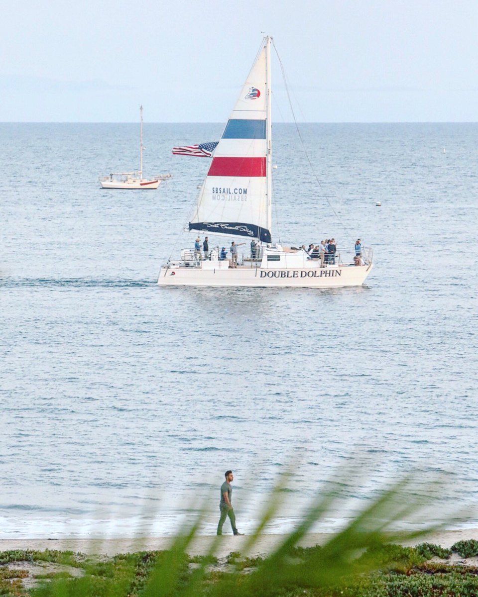 eyeseesb's tweet photo. “I can't change the direction of the wind, but I can adjust my sails to always reach my destination.” ~ Jimmy Dean
#DoubleDolphin sighting is always a treat to the eye. @sbsailing
#sailboat #santabarbarastyle #thingstodoinsantabarbara @eyeseesb https://t.co/rbbLcPQLwG