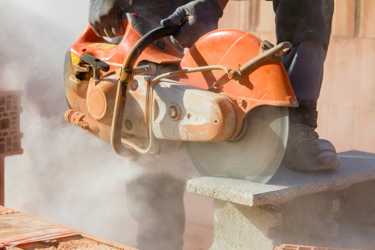 necanet's tweet image. .@OSHA_DOL released a set of 53 frequently asked questions to provide guidance to employers and employees regarding the Respirable Crystalline Silica Standard for Construction. bit.ly/2KVgkO7