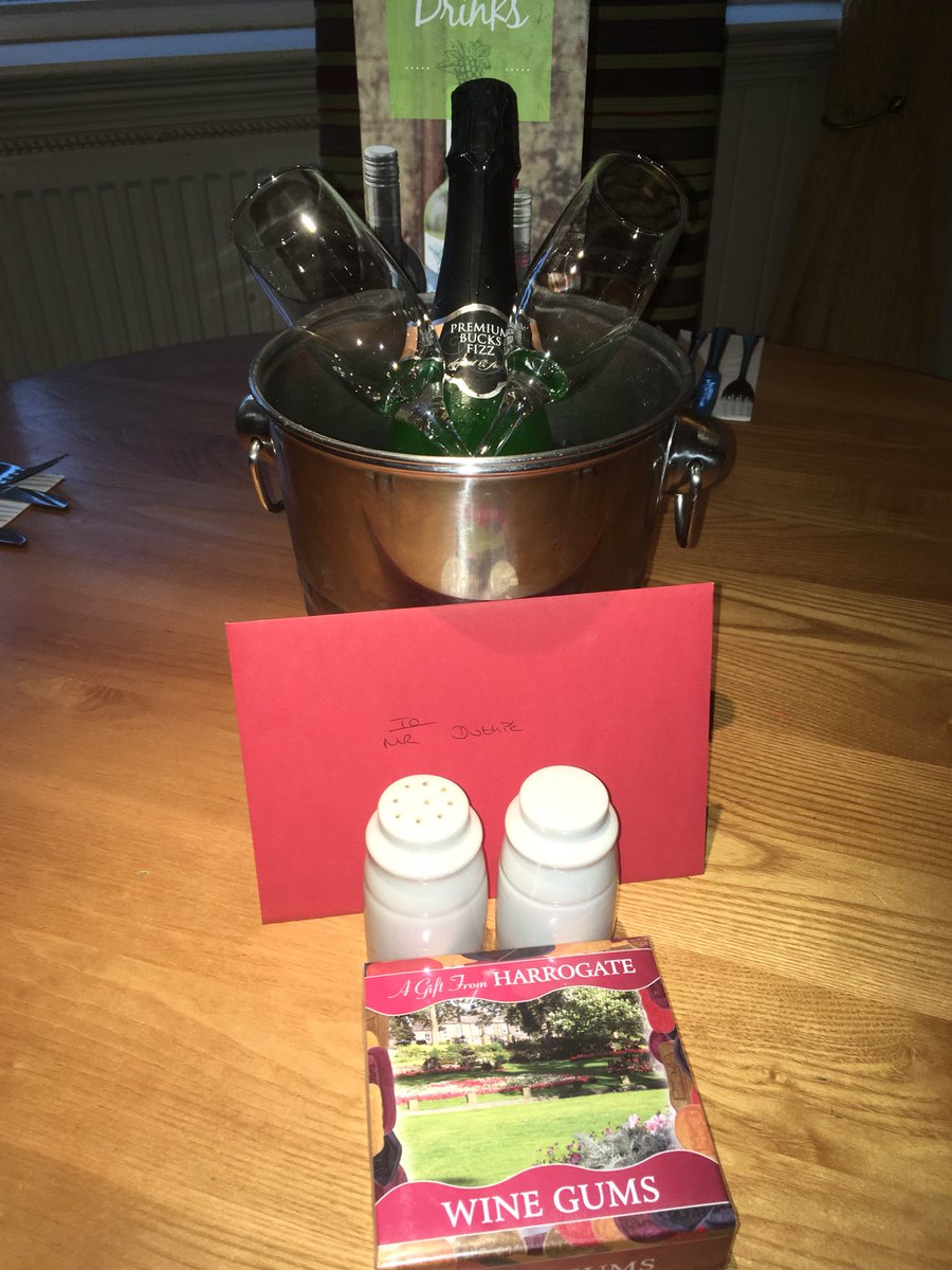 Happy birthday to a lovely guest.. Many happy returns 🥂😝#PIWOW #regionalised #Harrogate #fizz <a href="/SDEBDD/">simon ewins</a> <a href="/michaelhunter62/">Michael Hunter</a> <a href="/AndyFr4ncis/">AndyFr4ncis</a>