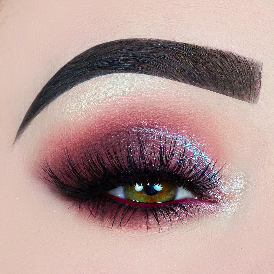 kyliecosmetics's tweet photo. NICE Palette look using shades: Miracle, Holly, Wonderland, Macaroon, Hot Cider and Blizzard ✨ @1500px https://t.co/yYklGlFIlI https://t.co/E3iHl9rjtf