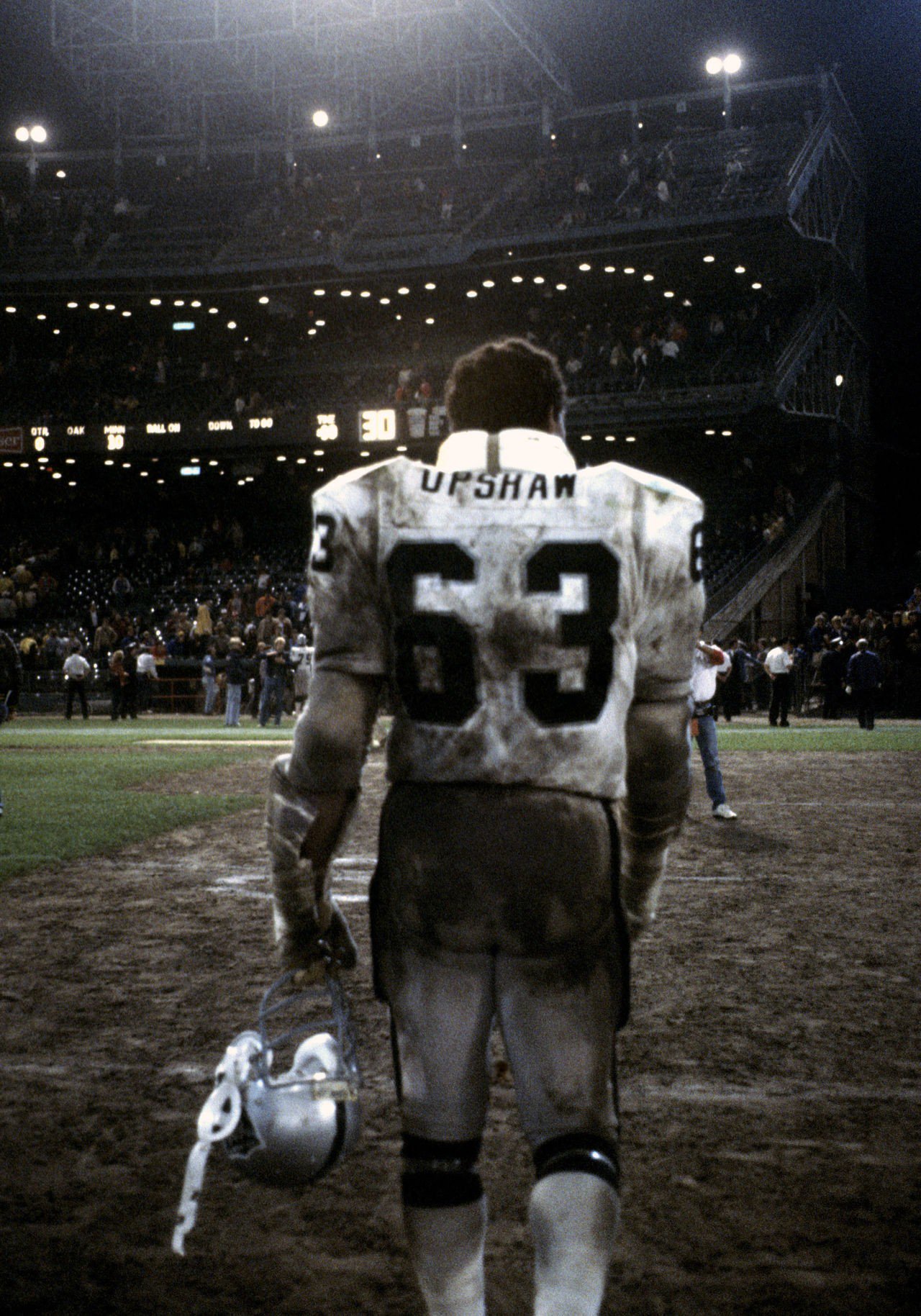 Happy Birthday to one the greatest to ever wear the Gene Upshaw! 