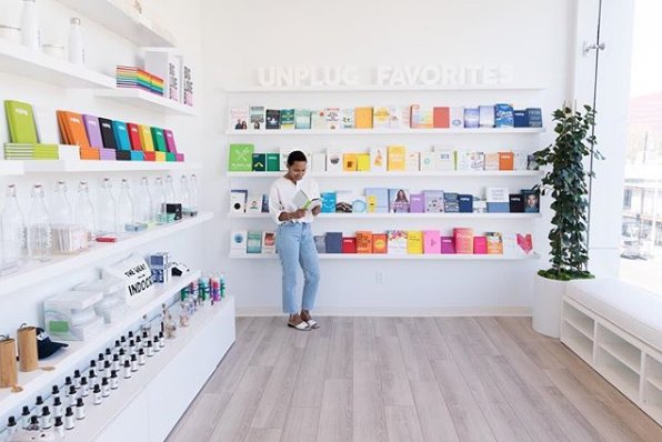 westhollywood's tweet photo. Mid-day relaxation break at @unplugmeditati! 🙏 💫 Catch a breath work or sound healing class, pick up a self-help book or discover new crystals to enhance your meditation practice. #westhollywood #unplugla #nationalrelaxationday https://t.co/IaIU8zf3Gn